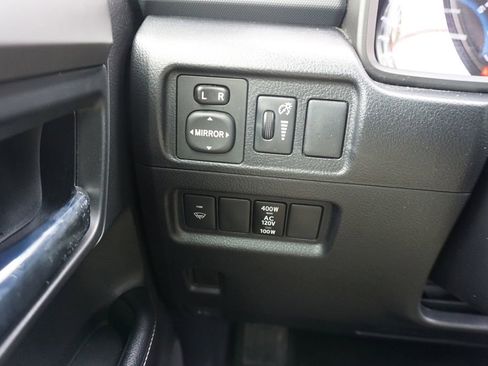 Used 2017 Toyota 4Runner SR5 Premium image 4