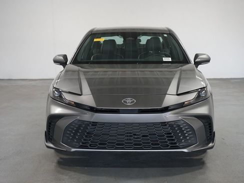 Certified 2025 Toyota Camry SE image 2