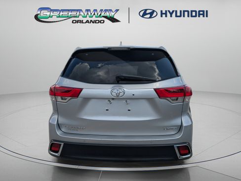 Used 2018 Toyota Highlander Limited Platinum FWD image 7