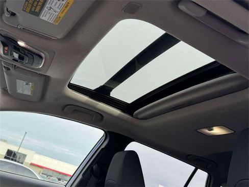 Certified 2023 Toyota Corolla Cross LE image 18