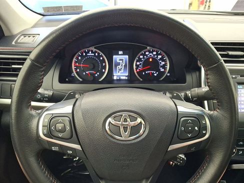 Certified 2017 Toyota Camry SE w/ Moonroof Package image 16