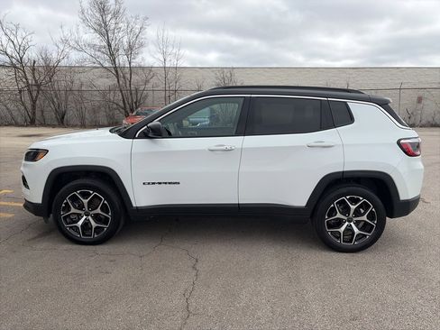 Used 2025 Jeep Compass Limited image 2