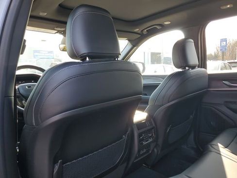 New 2025 Jeep Grand Cherokee Limited image 13