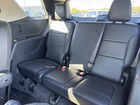 Used 2020 Chevrolet Traverse LT image 28