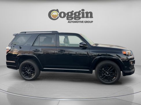 Used 2020 Toyota 4Runner Nightshade w/ Phone Cable & Charge Package image 7