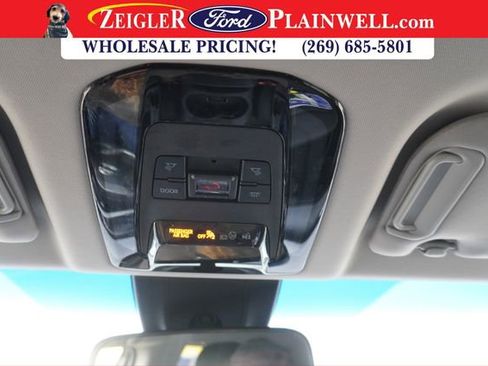 Used 2022 Toyota Venza LE image 30