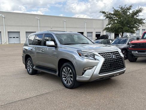 Used 2023 Lexus GX 460 Luxury w/ Accessory Package image 13