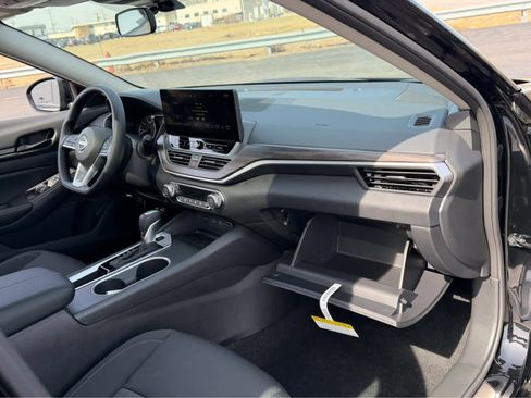 New 2026 Nissan Altima 2.5 SV image 11
