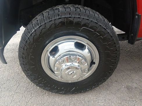 Used 2019 RAM 3500 Tradesman w/ Chrome Appearance Group image 18