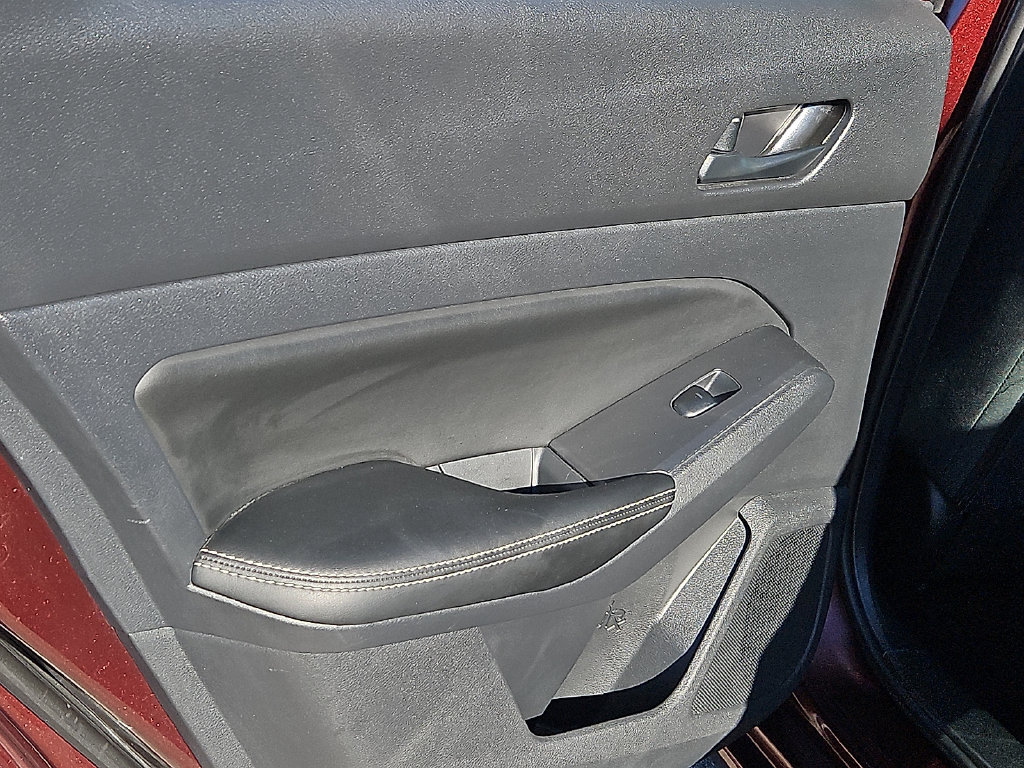 Used 2025 Nissan Altima 2.5 SV FWD image 15