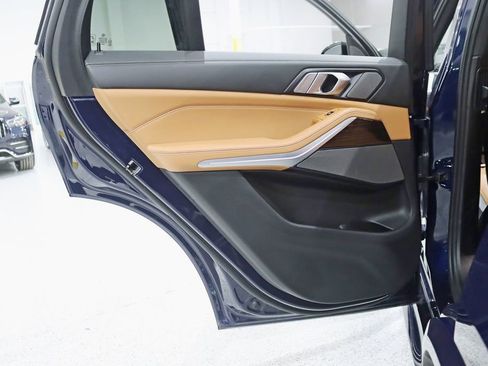 Used 2025 BMW X5 xDrive50e w/ M Sport Package image 40