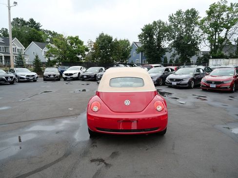 Used 2007 Volkswagen Beetle Convertible w/ Package 1 FWD image 4