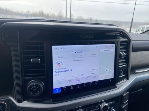 Used 2025 Ford F150 Lariat w/ Equipment Group 502A High image 13