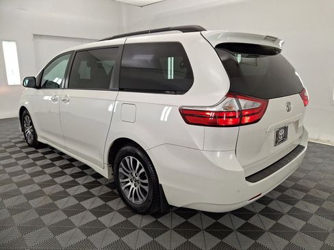 Certified 2019 Toyota Sienna XLE w/ XLE Navigation Package FWD image 22