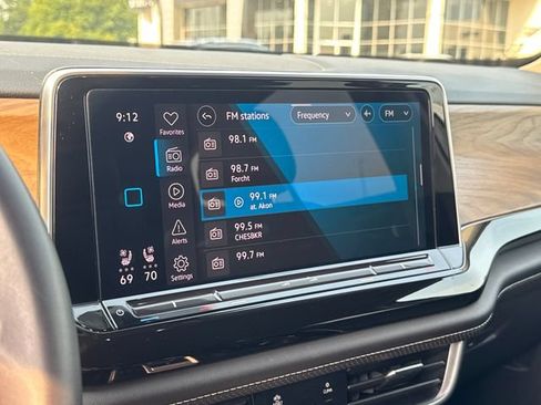 Used 2024 Volkswagen Atlas SE FWD image 22