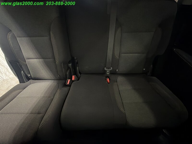 Used 2021 Chevrolet Traverse LS AWD/4WD image 27