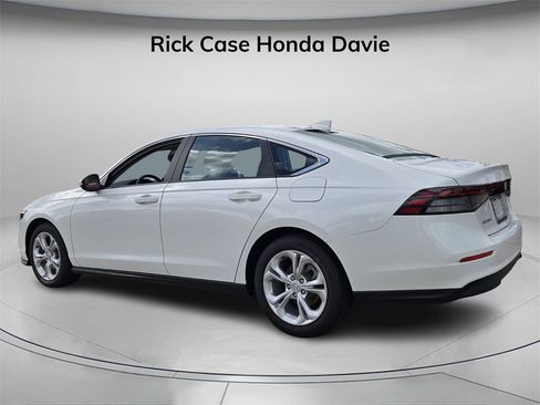 Used 2025 Honda Accord LX image 6