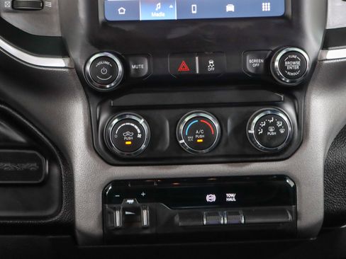 Used 2024 RAM 2500 Big Horn AWD/4WD image 21