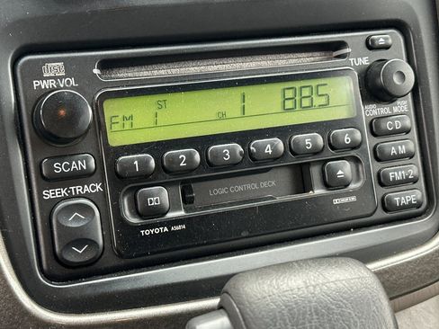 Used 2003 Toyota Highlander Base image 21