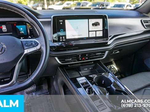 Used 2024 Volkswagen Atlas Cross Sport SE image 32