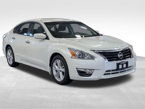 Used 2014 Nissan Altima 2.5 SV image 4