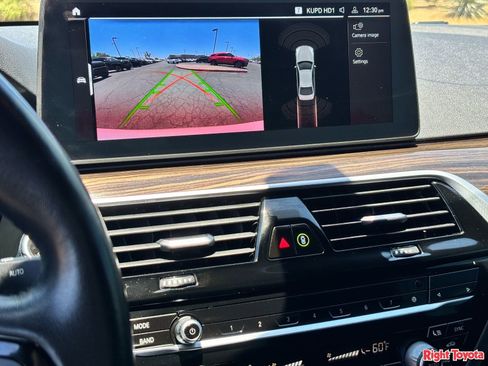 Used 2021 BMW 530i w/ Convenience Package RWD image 28