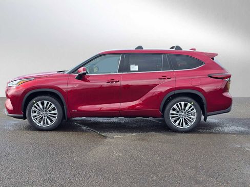 New 2026 Toyota Highlander Platinum image 7
