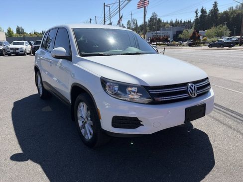 Used 2017 Volkswagen Tiguan S AWD/4WD image 13