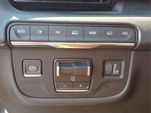 Used 2023 Cadillac Escalade Sport Platinum w/ LPO, ONYX Package AWD/4WD image 16