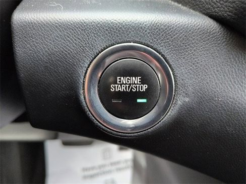 Used 2023 GMC Terrain SLE w/ Driver Convenience Package image 21