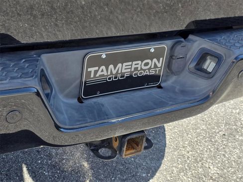 Used 2018 RAM 2500 Laramie w/ Sport Appearance Group image 32