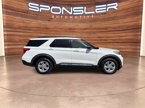 Certified 2021 Ford Explorer XLT w/ Equipment Group 202A AWD/4WD image 8