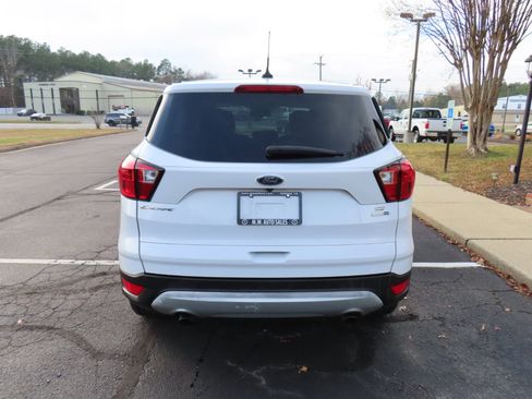 Used 2019 Ford Escape SE image 6