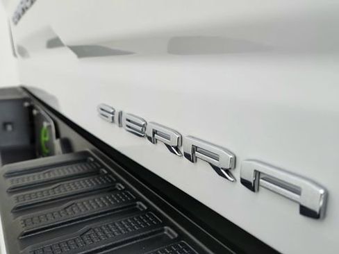 Used 2025 GMC Sierra 3500 Denali w/ Denali Reserve Package image 20