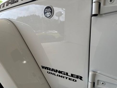 Used 2017 Jeep Wrangler Unlimited Sahara AWD/4WD image 30