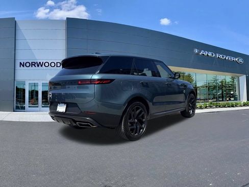 Used 2024 Land Rover Range Rover Sport SE AWD/4WD image 4