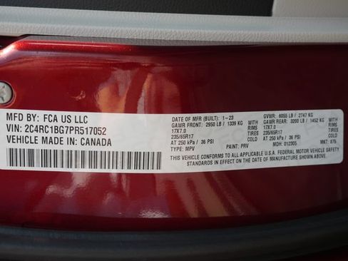 Used 2023 Chrysler Pacifica Touring-L FWD image 28