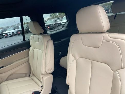 New 2025 Jeep Grand Cherokee L Limited image 38