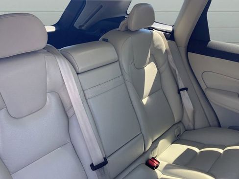 Used 2019 Volvo XC60 T6 Momentum w/ Premium Package AWD/4WD image 19