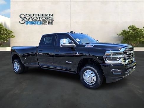 New 2026 RAM 3500 Laramie AWD/4WD image 7