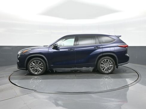 Used 2022 Toyota Highlander Limited AWD/4WD image 4