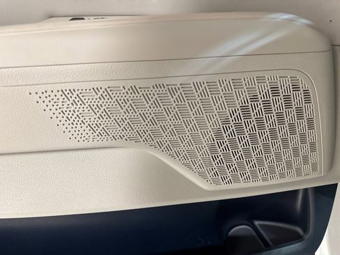 New 2026 Kia Carnival EX FWD image 26