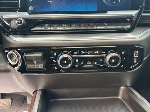 Used 2024 Chevrolet Silverado 3500 High Country w/ Technology Package image 19