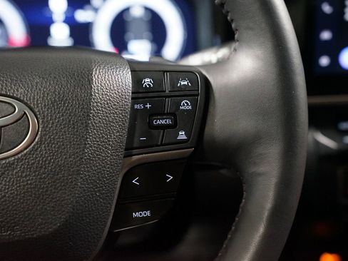 Used 2025 Toyota Camry XSE FWD image 13