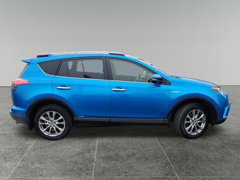 Used 2017 Toyota RAV4 Limited image 8