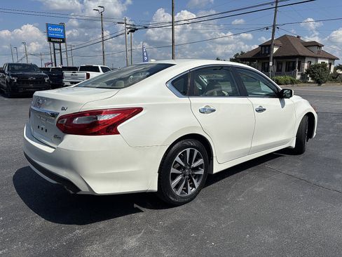 Used 2017 Nissan Altima 2.5 SV FWD image 3