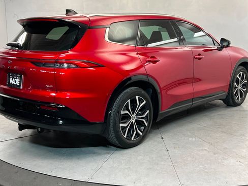 Used 2025 Toyota Crown Signia image 6