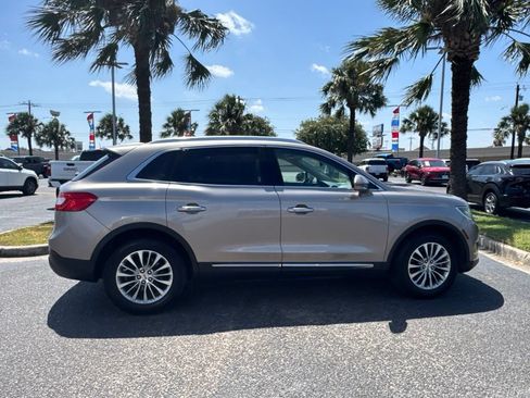 Used 2018 Lincoln MKX Select w/ Select Plus Package FWD image 5