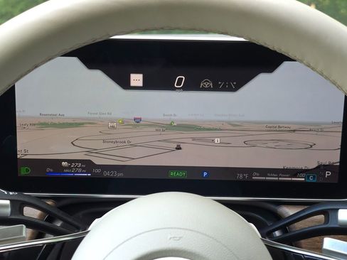Used 2022 Mercedes-Benz EQS 450+ Sedan image 37