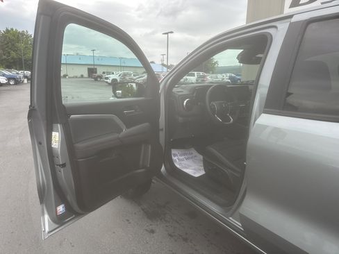 Used 2023 Chevrolet Colorado Z71 w/ Z71 Convenience Package 2 AWD/4WD image 9